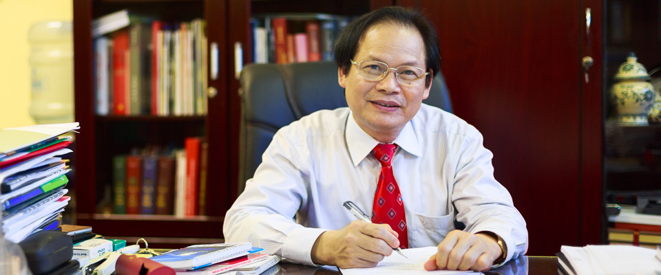 GS.TS Nguyễn Văn Khánh - Bí thư Đảng uỷ, Hiệu trưởng Nhà trường. (Ảnh: Thành Long/USSH)